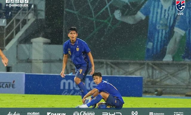 Thắng nghẹt thở, tuyển Thái Lan mở toang cánh cửa đi tiếp ở giải châu Á