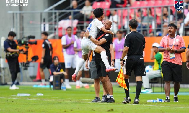 Thái Lan ngược dòng “siêu ngoạn mục”, chính thức vào tứ kết ASIAD 2026