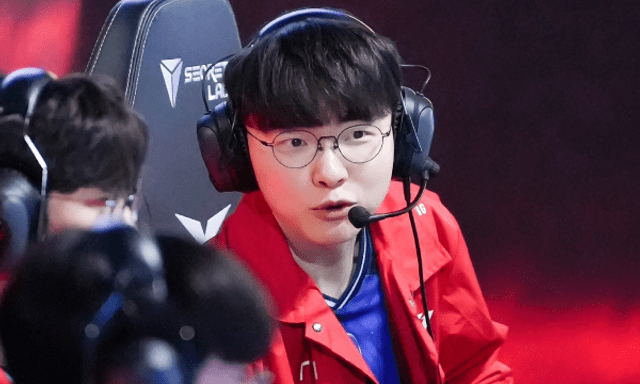 Faker có món quà sinh nhật lịch sử nhưng LazyFeel lại được khán giả LCK tri ân nhiệt tình