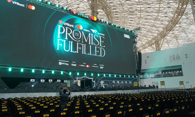 Choáng ngợp sân khấu đại tiệc eSports VPBank Presents T1 in Vietnam: The Promise Fulfilled