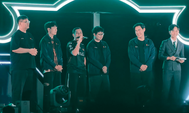 Văn Tùng và Thầy Giáo Ba bất ngờ 