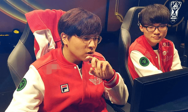 AI xếp hạng 5 tuyển thủ vĩ đại nhất LMHT nhưng lại gây tranh cãi cực mạnh