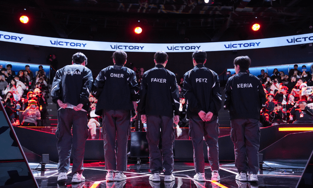 Faker khiến cả huyền thoại Đi Rừng như Peanut cũng ngỡ ngàng