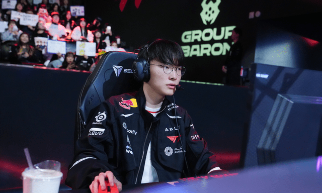 Cộng đồng LMHT tiếc cho một vị tướng tiếp tục vắng mặt trong dàn skin CKTG 2025 của T1