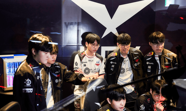 Cặp tuyển thủ T1 đã gần như 