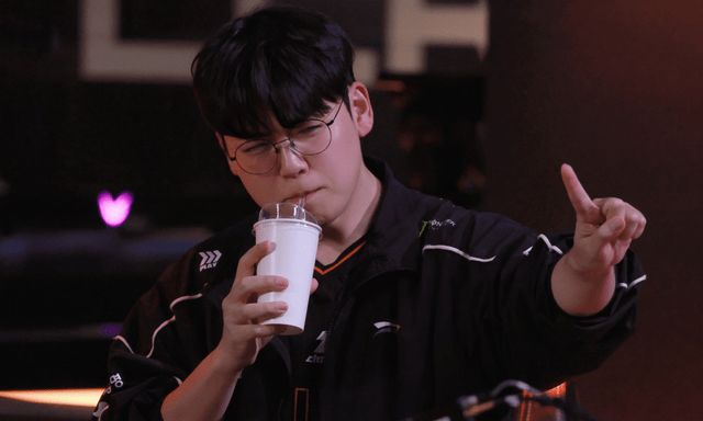 Tình huống chủ chốt trong chiến thắng của HLE trước Gen.G hóa ra là do Gumayusi 