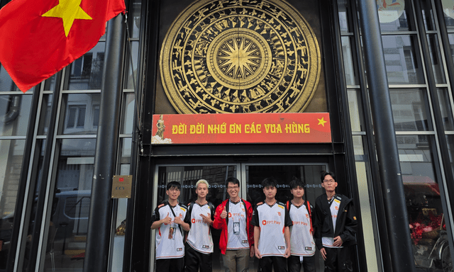 Team Flash thăm Trung tâm Văn hóa Việt Nam tại Pháp - Khoảnh khắc kết nối “văn hóa” độc đáo