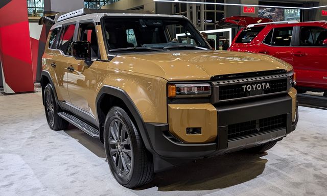 Toyota Land Cruiser Prado có thêm biến thể hybrid 'nhẹ': Giữ nguyên chất off-road nhưng vận hành như xe sang đô thị