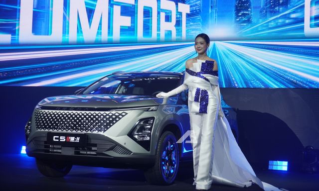 So sánh 2 phiên bản Omoda C5 SHS vừa ra mắt người Việt: Chênh 80 triệu đồng, đánh đổi tiện nghi và ADAS