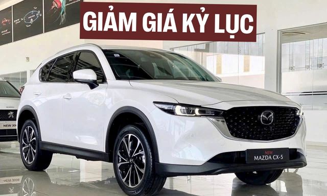 Hàng loạt xe giảm giá kỷ lục, có mẫu giảm gần tỷ đồng, nhảy xuống đấu với cả 'đàn em'