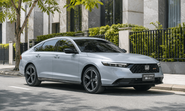 Honda Accord 2026 ra mắt ĐNÁ: Giá quy đổi 1,2 tỷ đồng, nâng cấp công nghệ an toàn đấu Toyota Camry