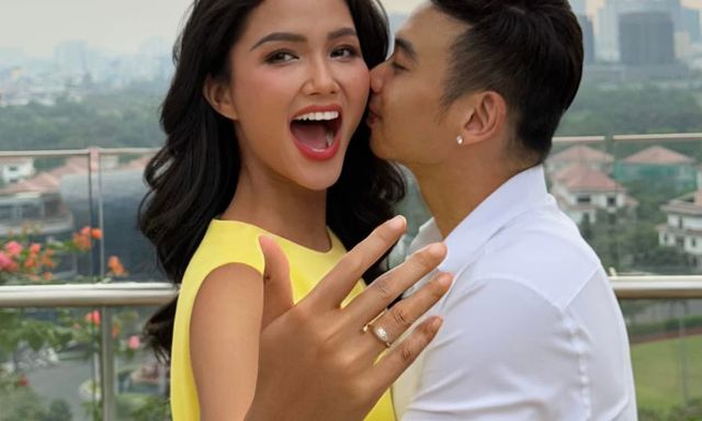 HOT: Hoa hậu H'Hen Niê nhận lời cầu hôn của bạn trai