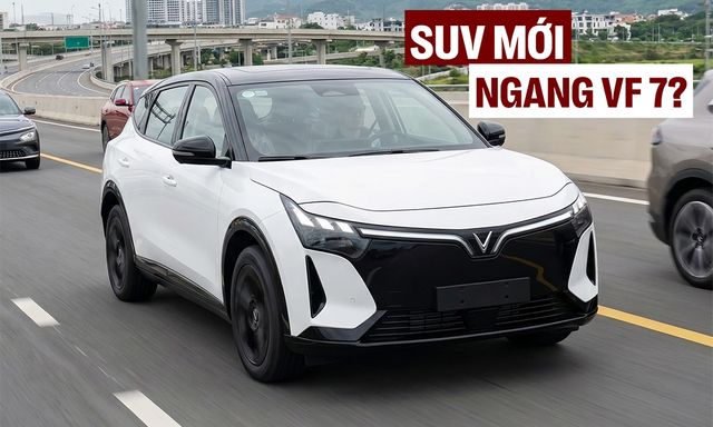 SUV VinFast mới lần đầu lộ diện trên đường: Dễ cùng cỡ VF 7, cụm đèn trước sau đều lớn, tay nắm cửa ẩn như BMW, có ADAS