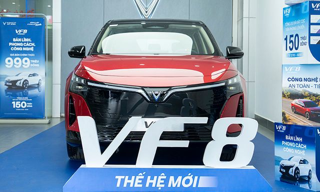 Xem thực tế VinFast VF 8 thế hệ mới giá 999 triệu đồng vừa về đại lý: Thiết kế điệu đà, cá tính hơn, cabin rộng rãi cho 5 chỗ ngồi