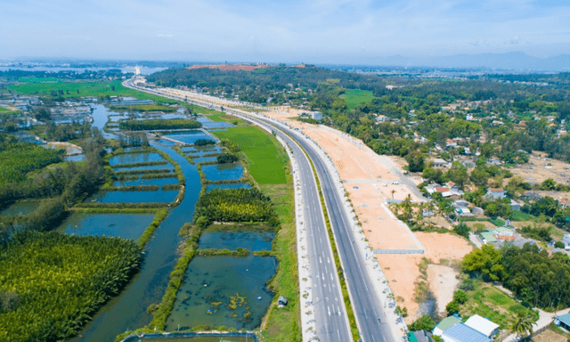 Điều 'thần kì' giúp cao tốc hơn 20.000 tỷ đồng ở miền Trung Việt Nam thi công thần tốc