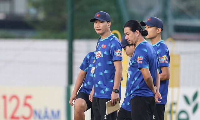 AFF Cup chốt danh sách 2 bảng, HLV Kim Sang-sik có “kế hoạch bí mật” để đấu Thái Lan và Indonesia?