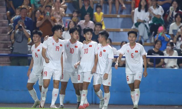 TRỰC TIẾP U17 Việt Nam 1-1 U17 Yemen: Đội trưởng U17 Việt Nam ghi bàn thắng quan trọng