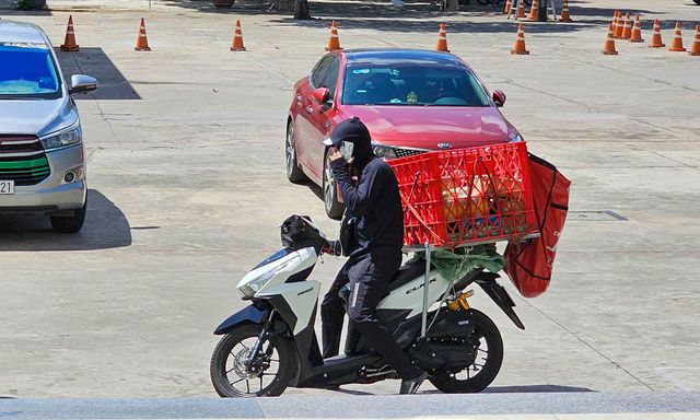 Công an liên tiếp cảnh báo người mua hàng tuyệt đối không làm theo yêu cầu này của 