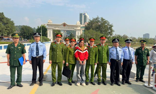 Công an Trung Quốc bàn giao đối tượng Quan Thị Nhạc