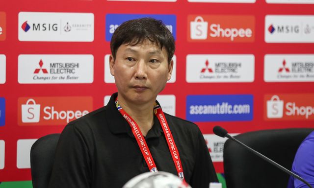 AFF Cup: 5 trận 5 đội hình khác nhau, HLV Kim Sang-sik “giấu bài” cho thời điểm quyết định?