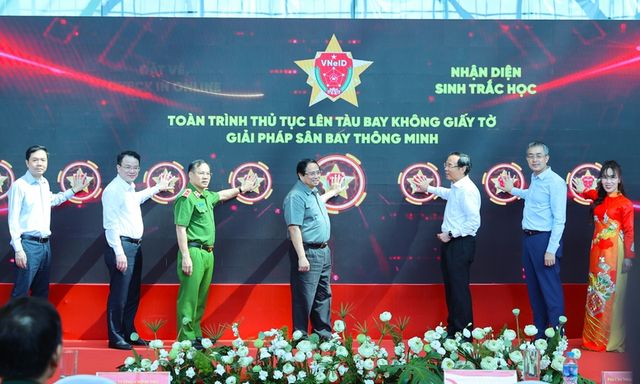 Thủ tướng đưa ra đề nghị quan trọng gì tại nhà ga nội địa lớn nhất Việt Nam trị giá 10.990 tỷ đồng?