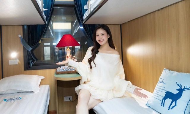 Soi đoàn tàu Sông Lam 5 sao vừa trình làng: Khoang VIP 4 giường, nội thấp ốp gỗ, giá vé rẻ bất ngờ