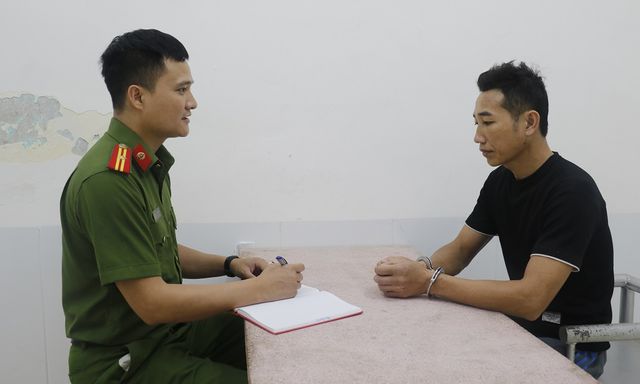 Lời khai của Hà Văn Thúy, nam phụ huynh xông vào trường đánh cô giáo, bắt đứng dưới mưa
