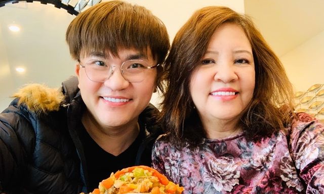 Mẹ MC Đại Nghĩa đột ngột qua đời sau khi về nước thăm con trai