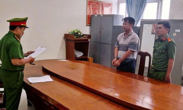 Bắt tạm giam 2 cha con Nhan Hải Duy liên quan đến một phụ nữ