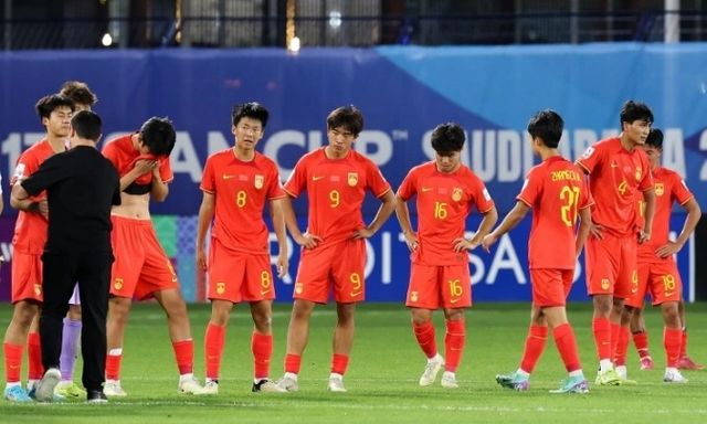 HLV Trung Quốc nói “tôi rất xấu hổ, rất hối hận” trước trận gặp tuyển Việt Nam