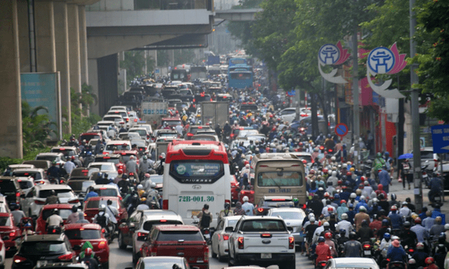 Tăng hàng loạt phí, lệ phí liên quan hàng triệu ô tô, xe máy ở Hà Nội ngay từ cuối năm nay?