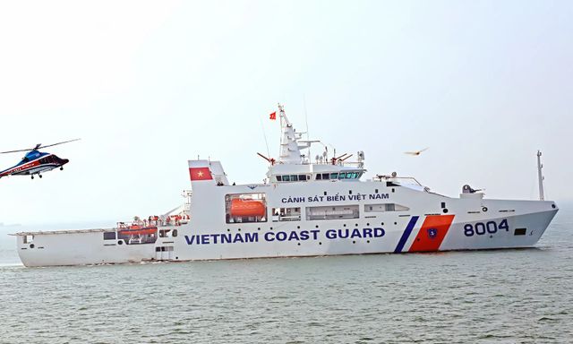 Tàu CSB 8004 sẽ làm nhiệm vụ đặc biệt trên biển dịp 2/9: Dài 90m, chịu sóng cấp 12, có sân đỗ trực thăng