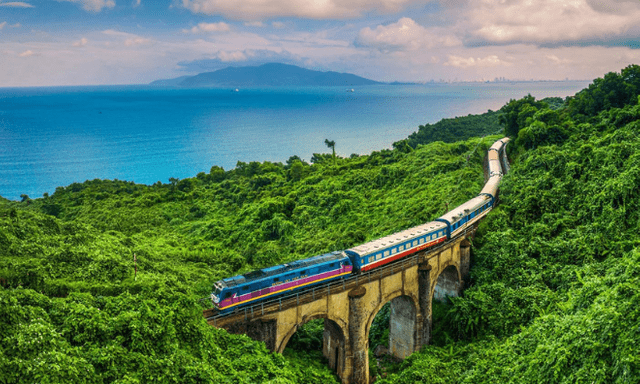 Siêu dự án dưới chân 