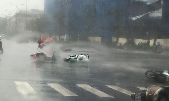 Bão số 5 đã thành cuồng phong, hàng loạt tỉnh sắp mưa rất lớn