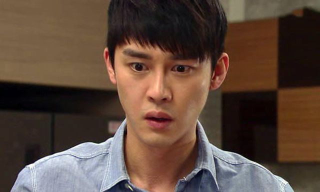 Tan làm sớm, chồng ngơ ngác phát hiện người vợ xuề xòa đang làm một việc ở nhà hàng xóm