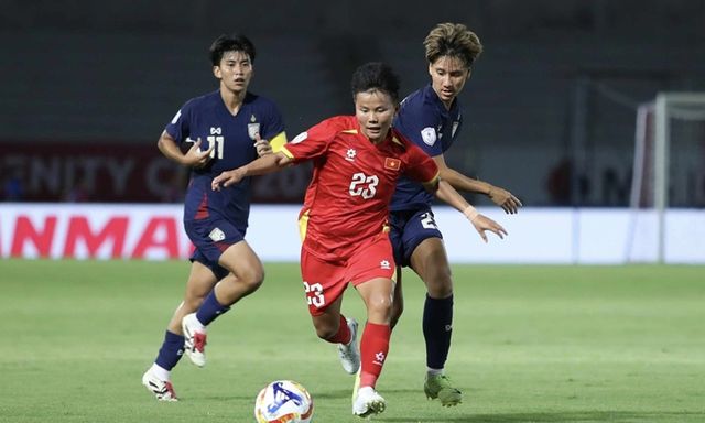 Thắng Indonesia 8-0, HLV Thái Lan lại khen ĐT Việt Nam: “Họ từng dự World Cup nên rất mạnh”