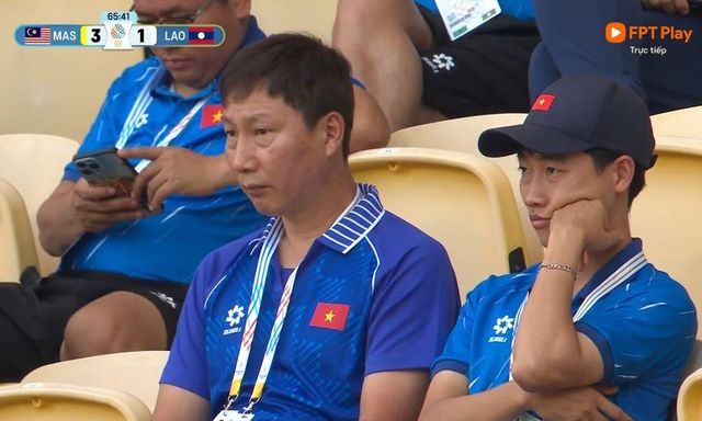 U22 Việt Nam bị Malaysia đẩy vào thế khó, HLV Kim Sang-sik lo lắng ra mặt