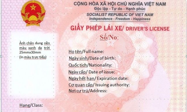 Cục CSGT đã cấp giấy phép lái xe mới màu hồng: Có bắt buộc đổi ngay trong năm nay?