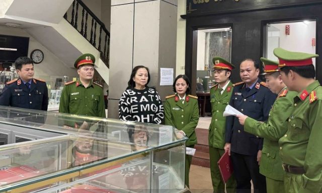Bắt tạm giam, khám xét nơi ở của chủ tiệm vàng nổi tiếng Lê Thị Thu Hương và chồng