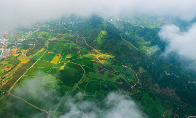 Điểm miền núi phía Bắc nhiều người đang rủ nhau đi: Càng cuối năm càng đông, có đặc sản 