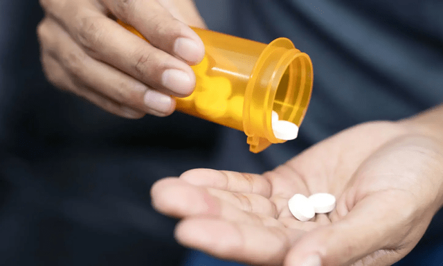 Người đàn ông bất ngờ bị suy thận cấp chỉ sau 3 ngày dùng 1 loại thuốc hầu như nhà nào cũng có