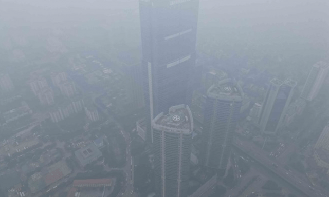 Điều ít ai ngờ: Bụi mịn xuyên qua lớp da khiến già nhanh, thậm chí ung thư