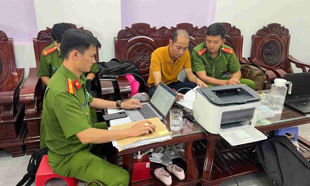 Khám nhà, bắt tạm giam 2 cán bộ Sở Y tế Đoàn Quang Huy và Phan Đình Lộc 