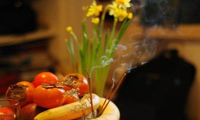Người Trung Quốc kiêng thắp hương mồng 1 loại quả này nhưng ở Việt Nam lại được yêu thích: Lý do là gì?