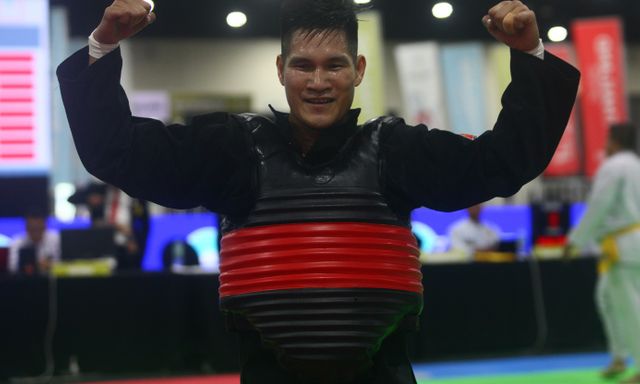 Võ sĩ Việt Nam đánh một trận đẳng cấp thế giới, nằm sàn vẫn dẫn đối thủ Malaysia 37-0