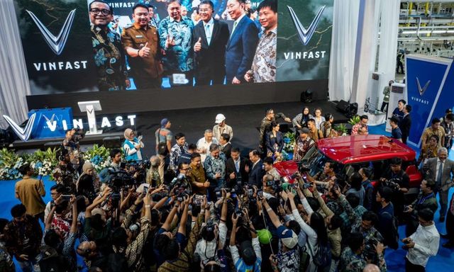 VinFast khánh thành nhà máy xe điện mới 1 tỷ đô; phát minh mới của Mỹ 'hâm nóng' toàn cầu