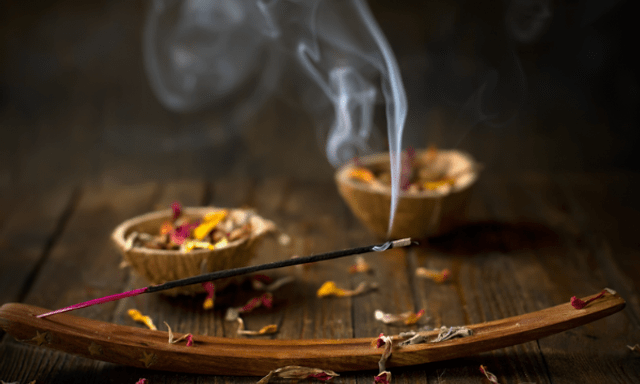 2 cách chọn nhang giúp 