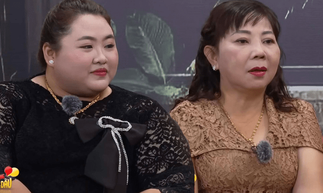 Lo con dâu nặng 130kg không ngồi vừa xe hoa, mẹ chồng làm một việc hiếm có, chiều như con ruột