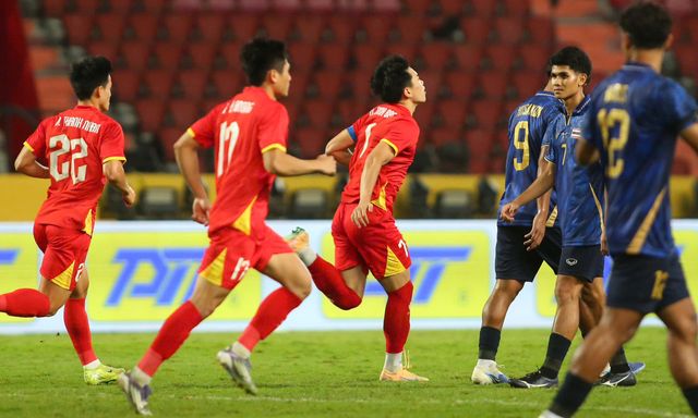 Ký ức cay đắng của bóng đá Việt Nam & pha “lật kèo” khó tin trước cường địch số một Đông Nam Á