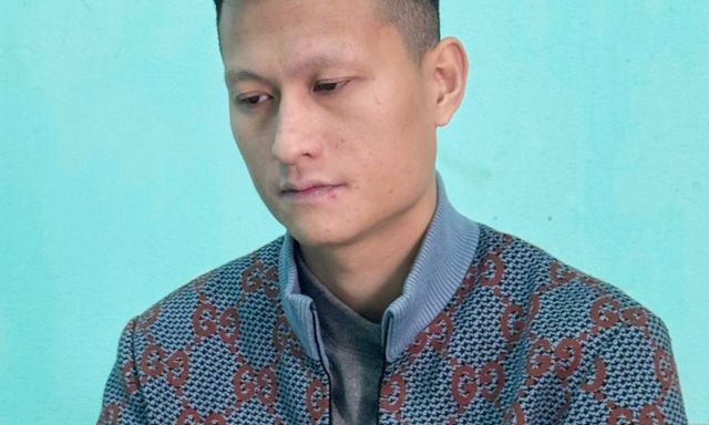 Hàng trăm cảnh sát đồng loạt khám xét, bắt giữ và vạch trần sự thật về ông chủ 2 cửa hàng quần áo